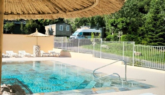 Aloha camping club. Dream vacation, heated pool, entertainment, catering.