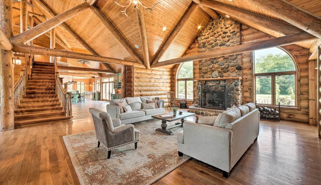 Aloha Ranch 10,000 sq/ft, 40 acres, game room, theater, fishing pond, and more!