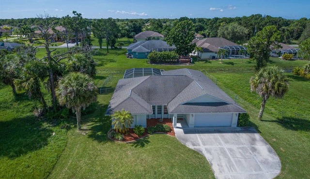 Aloha Shores | Pet friendly | Pool | fenced yard
