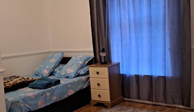 ALOJA LUXURY PLACE. is located in a serene environment in Manchester U.K,n