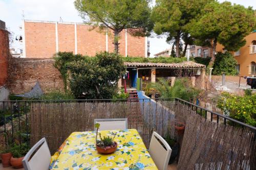 Alojamiento con encanto en planta superior ideal para trabajo y escapadas familiares en Montserrat