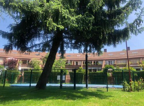 Alojamientos Castellana Jardín 1 y 2 PARKING Y PISCINA GRATIS!