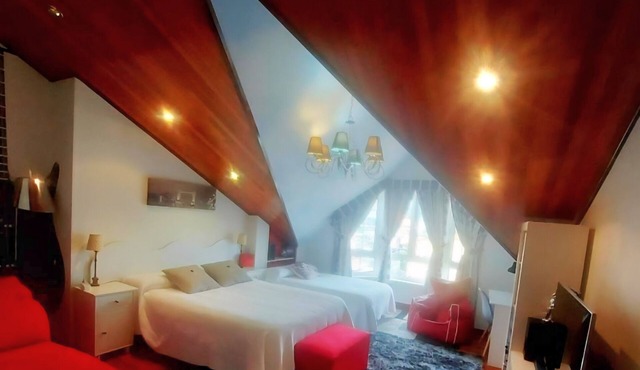 'Alojamientos Marte Room 6' with shared terrace and garden