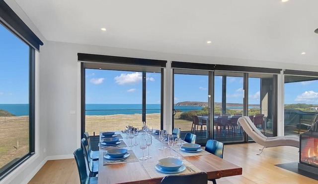 Alonda - Ocean Views - Linen Included