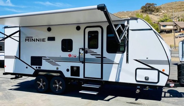 Alpaca Farm Mini Winnie Trailer