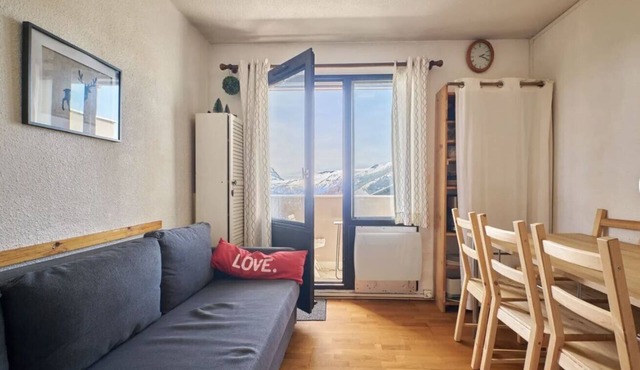 ALPE d' HUEZ " ISLAND WITH SOLEIL-300 DAYS OF SUN A YEAR (source météo France)