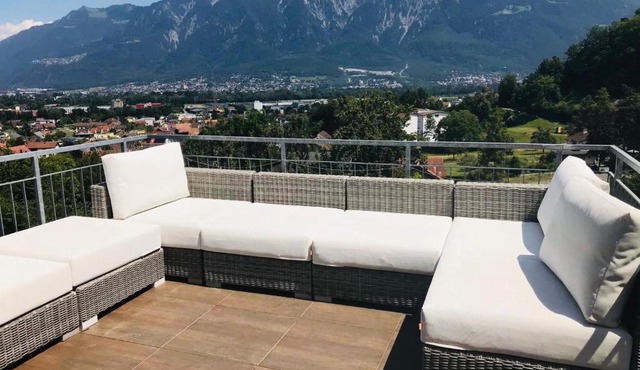 Alpen Panorama view Luxury House with green Garden