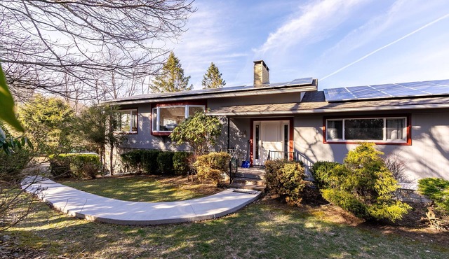 Alpenglow - App Ski Mountain, Views, Hot Tub, Nice Yard