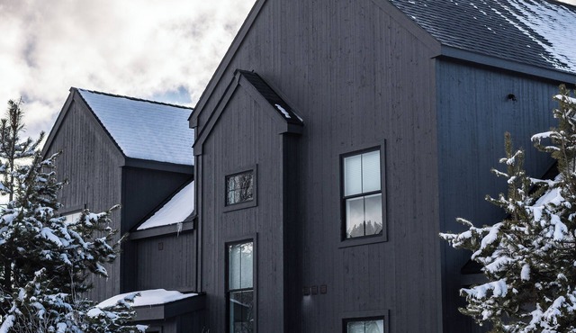 Alpenglow Haus - A Gilded Mountain Retreat