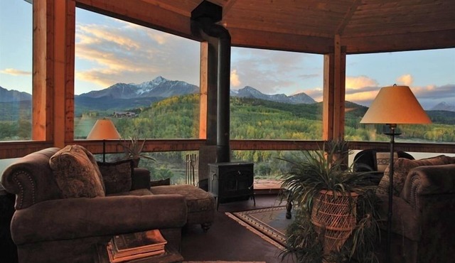 Alpenglow Ranch, Telluride: 3 br/2 ba Panoramic Views/12 Acres/Pond