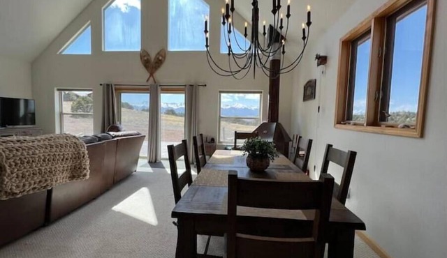 Alpenglow Retreat with Breathtaking Mountain Views