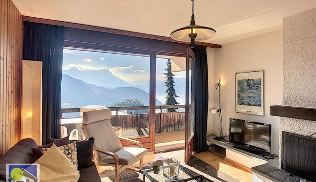 Alpha B42 Modern south-facing 3,5-piece (60 m2) apartment with a fantastic view of the Alps. Situate