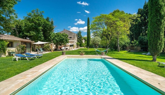 Alpilles – Ideal for family holidays – Sleeps 16