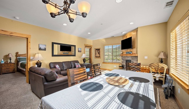 Alpine 2Bdrm Suite: Fireplace, Views, Sauna & Indoor Parking