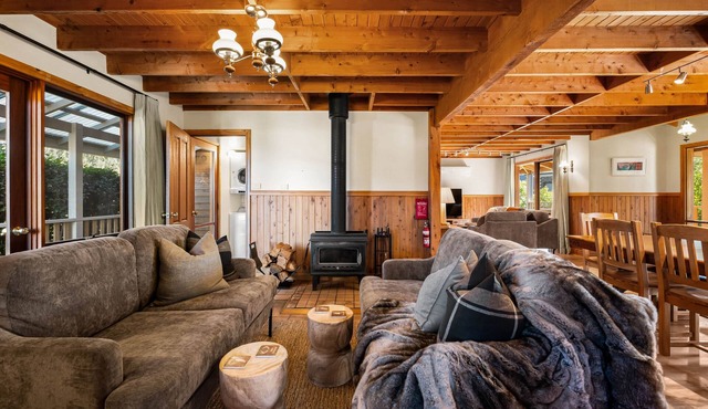 Alpine Alps Cabin-Sleeps 10-Pool & Mountain Views