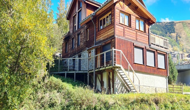 Alpine Apartment for 6 Guests