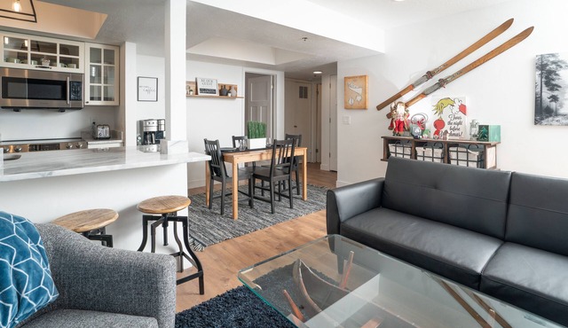 Alpine Bliss: 2BD, 2BA Near Park City Ski & Shops