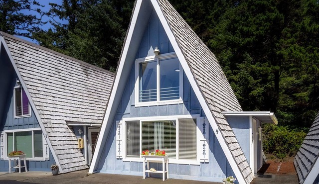 Alpine Chalet #4 Full Loft - Otter Rock, OR