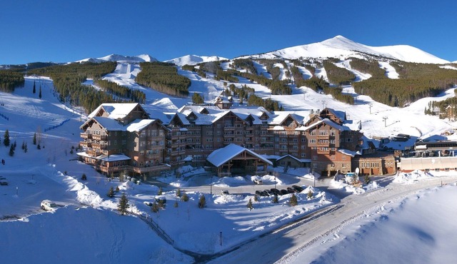 Alpine Condo + Fireplace, Balcony | Access to Spa
