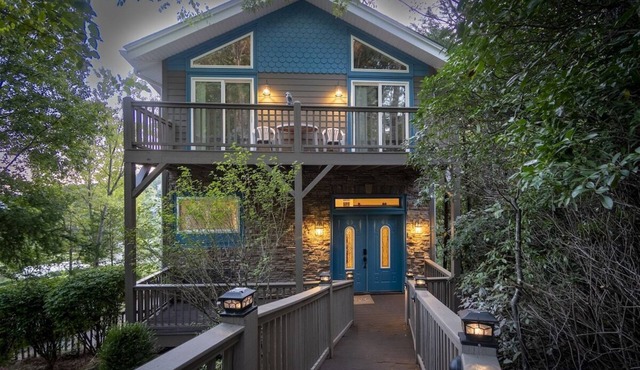 Alpine Golf | 4BR Retreat with Hot Tub & Game Room