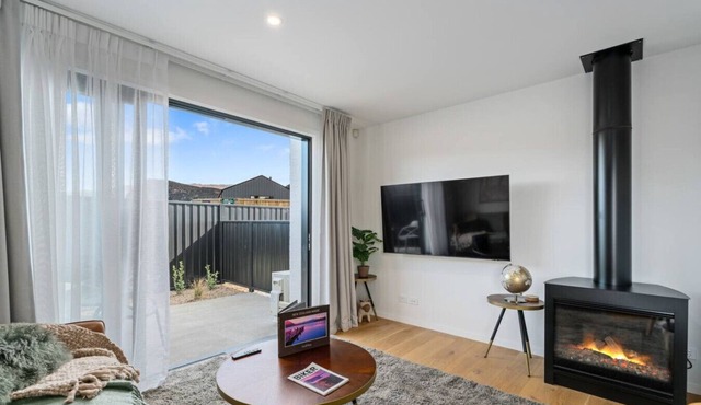 Alpine Grandview Luxury Townhouse - Explore Wanaka