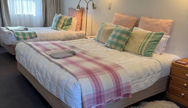 Alpine haven in Spectacular Glenorchy.nn