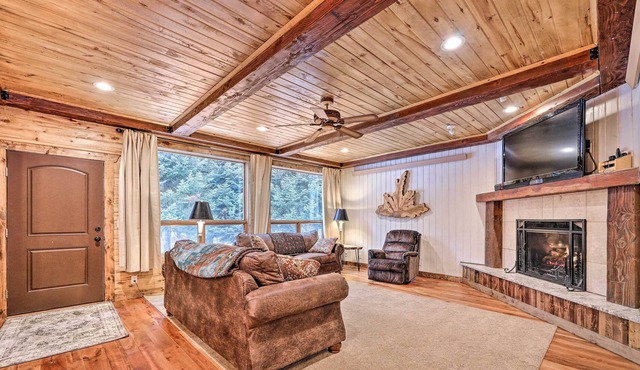 Alpine Home w/ Grill < 2 Mi to Greys River!