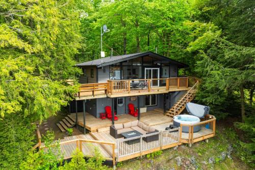 Alpine Lake House - Waterfront on Lake Muskoka