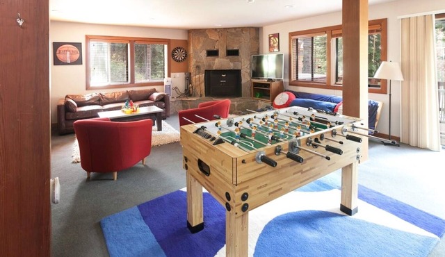 Alpine Meadows Retreat - Bunkroom w/Foosball