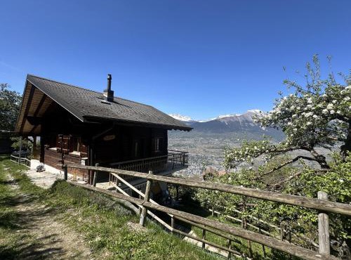 Alpine Nest Chalet, Stunning Mountain Views
