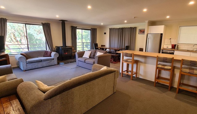 Alpine Ridge Chalet - Family Mountain Retreat