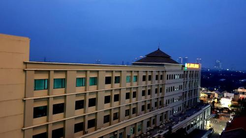 Alpine Room at TreePark City Apartement