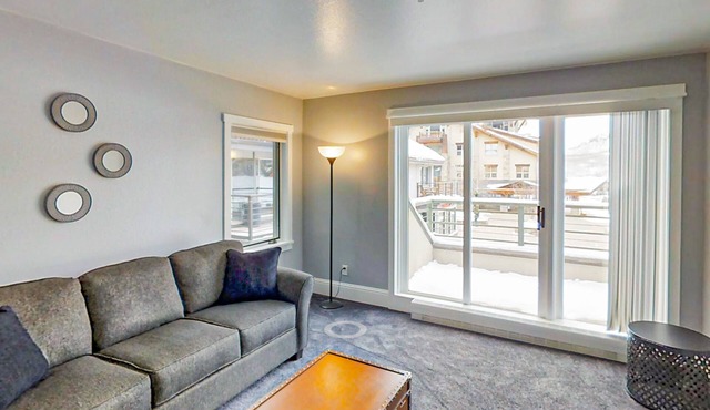 Alpine ski-in/out condo - walk to Mountain Village
