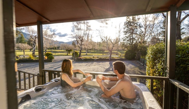 Alpine Springs Motel | Hot Tub | Unit 10