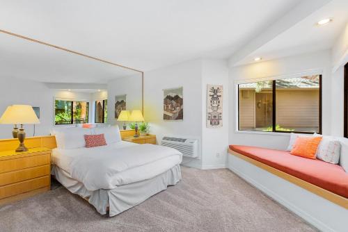 Alpine Studio at Mount Bachelor Village Resort with Pool and Hot Tub