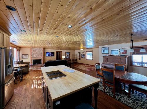 Alpine Summit Lodge - Formally 4K View