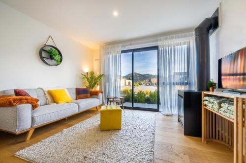 Alpine Sun & Mountain Views