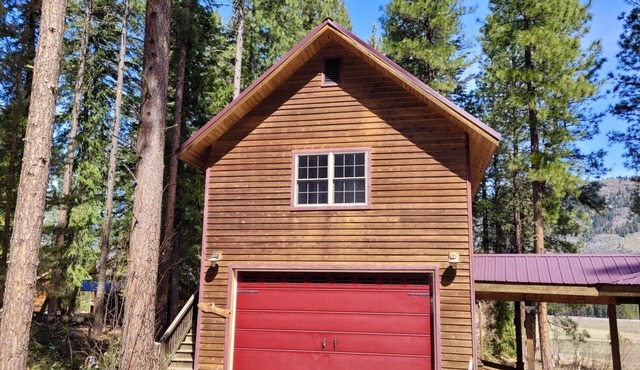Alpine Valley Loft-Perfect Little Getaway Close to the Ski trail!