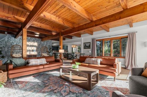 Alpine Waters Lodge Ski, Hot tub and Relax