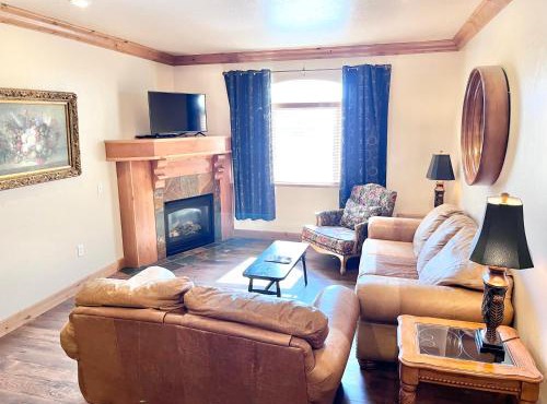 Alpine Zermatt King Villa with Kitchen Near Deer Valley Ski Resort - #1057