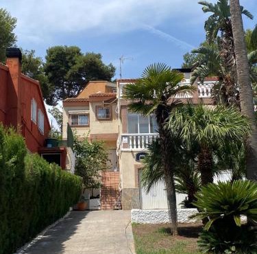 Alquilo chalet completo