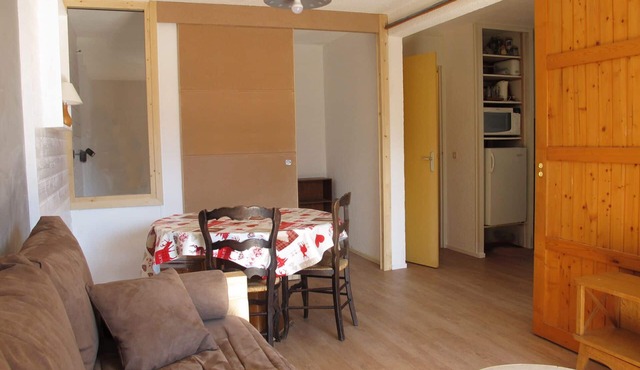 ALSO 6-ROOM APARTMENT 3 ROOMS