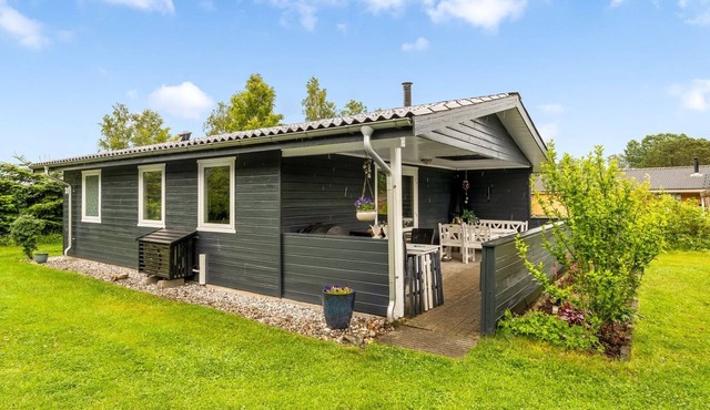 "Alste" - 900m from the sea by Interhome