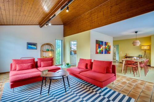 Alta House - Central Ferney and Family-Friendly