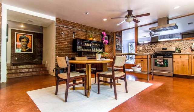 Alta Peak House~ Outdoor Pool; Private EV Outlet; Close to SNP entry