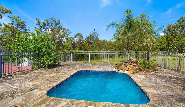 Altamira Along Bakers Creek