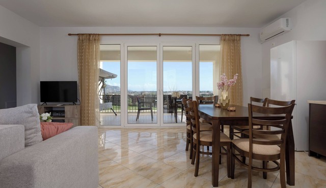 Altamira Holiday Apartment : 2-bedroom apartment in Zakynthos near Laganas