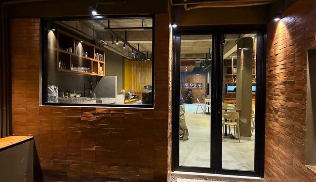 ALTHIA PRIVATE CAPSULE QUARTERS