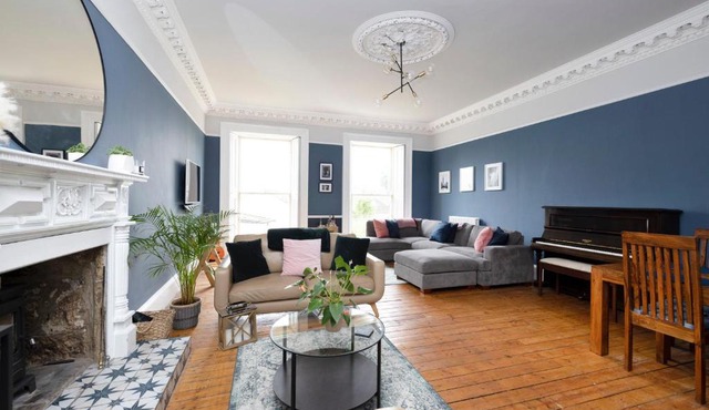 ALTIDO Stunning house with free parking