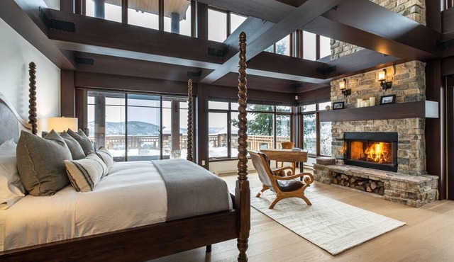 Altitude Penthouse 8 bdr condo ski-in/out -By Tremblant Living